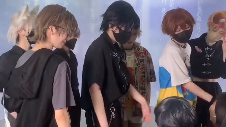 ฉันอยากจะเชิญ Zuo Lu นำการแสดงของวิชา Coser ระดับมัธยมศึกษาแห่งชาติ 1, 2 และ 3 มาให้คุณ