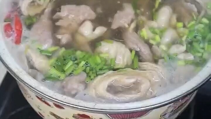 管好自己，莫渡他人自渡即是渡人畢竟在烏鴉的世界，天鵝是有罪的《 努力是態度  實力是尊嚴 》