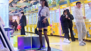 过膝黑丝搭配高跟鞋，girls day的期待，屋里德善呀