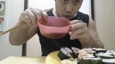 ASMR EATING SOUNDS _ MUKBANG - 초밥 SUSHI #1 SPICY TUNA, SURIMI, CUCUMBER, AVOCADO