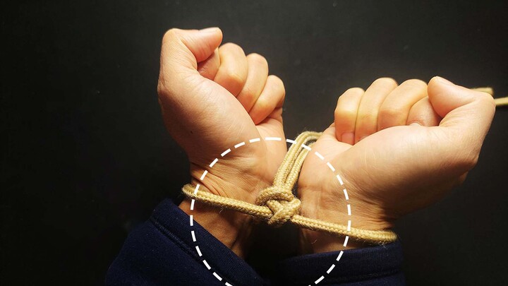[DIY]Đừng thử thắt nút còng tay khi bạn ở một mình