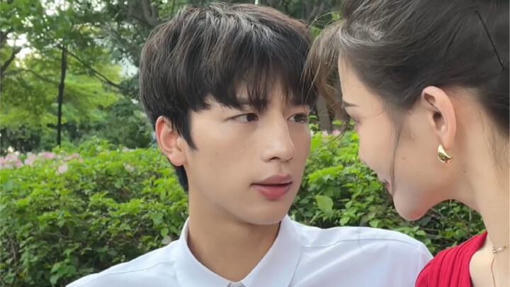 The bitterness of love needs bitter melon to relieve.