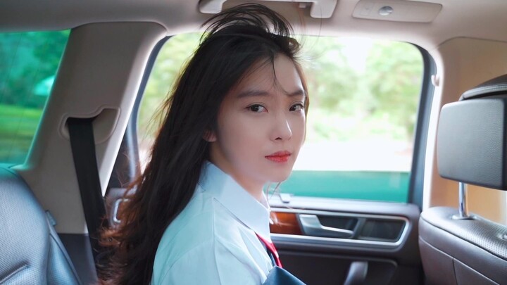 Nghe nói người khiến bạn rung động ngay từ cái nhìn đầu tiên sẽ khiến bạn yêu mãi mãi. Một ánh nhìn 