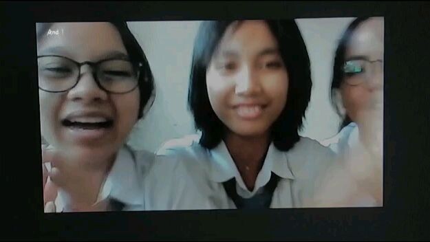 KENANGAN BERSAMA TEMAN😁