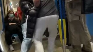 #PotretSekilasKeretaBawahTanah #KeretaBawahTanah #SudutPandangOrangLewat