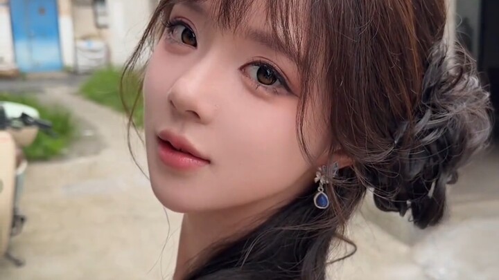 Ồ~ là ông vua xem chùa đến rồi
