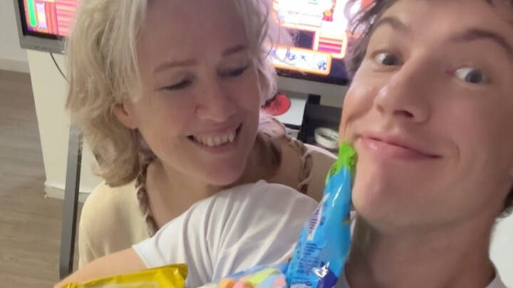 Mom Visits China for My Vlog