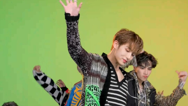 【دونغ ستشنغ وينوين】[4K] لا عجب أنه محور الإطلالة—من جمال المظهر إلى الرقص، كلمة واحدة فقط—مذهل