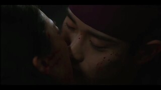 Kim Young Dae and Pyo Ye Jin's emotional kiss scene in " Moon in the Day "