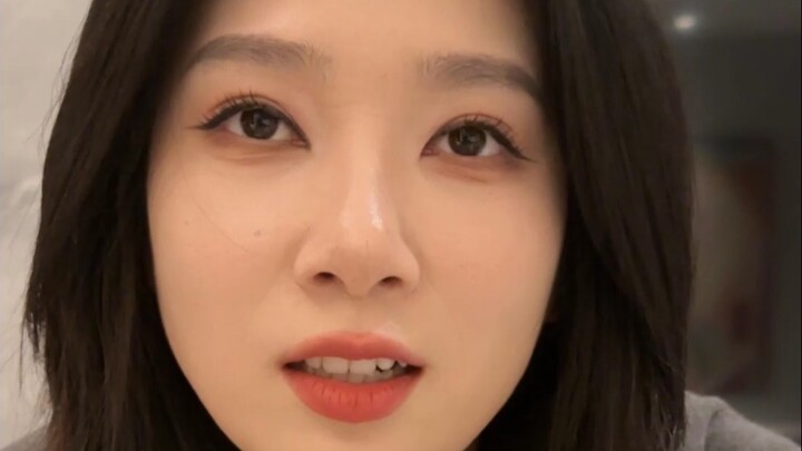 Perempuan dengan Kisah Tersendiri