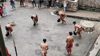 内心阴暗的人，永远只能躲在角落里，偷窥这个世界，在黑暗中，诅咒这个世界，仿佛整个世界都欠他们的。