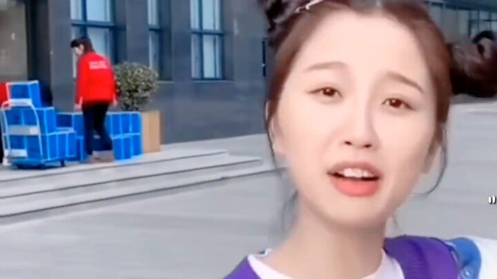 "Nhìn lại chặng đường đã đi, tôi chỉ biết thở dài: "Được nổi tiếng thật tuyệt"