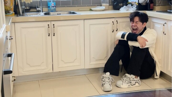 Membaca pesan pribadi dari penggemar