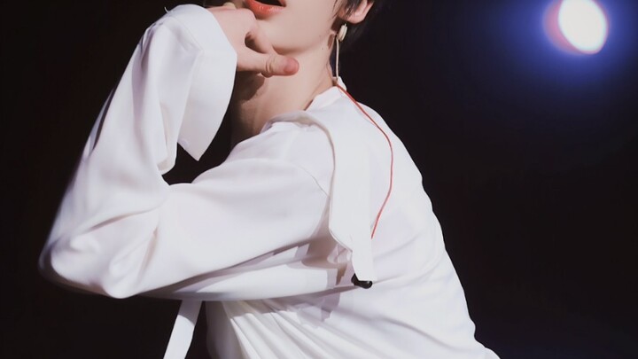 〖Ding Chengxin〗วิดีโอการเต้นที่นักเต้นนำของกลุ่มหนึ่งไม่อยากจะเต้นเป็นครั้งที่สองจะมีลักษณะเป็นอย่าง