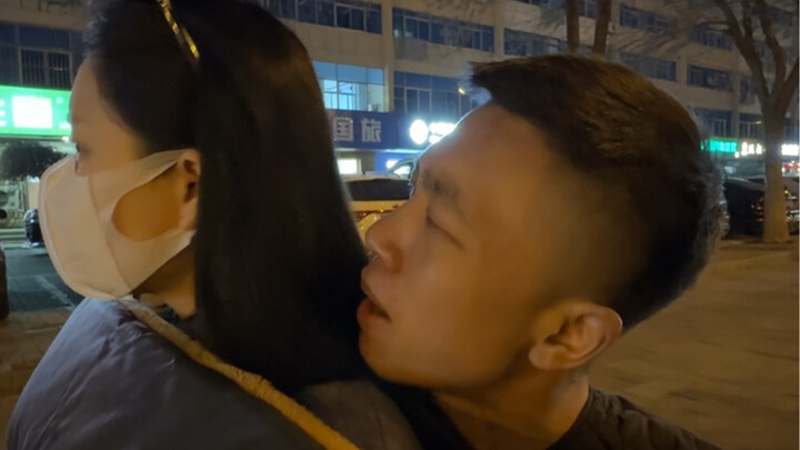 Never let down a boy who’s willing to share spicy hot pot with you.