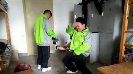 هذا هو بالفعل طفلنا الغبي والمضحك