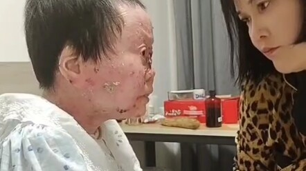 سألت أمي عما إذا كانت نادمة على إنجابي، فقالت إنها نادمة، لكنني مع ذلك ممتن جدًا لأمي.