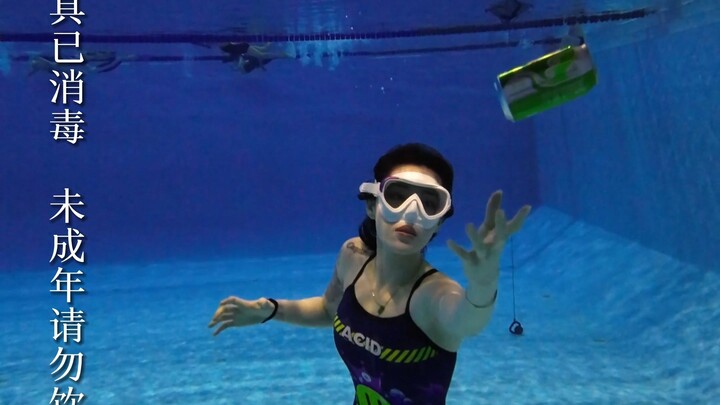 Look, look—it’s snowing!