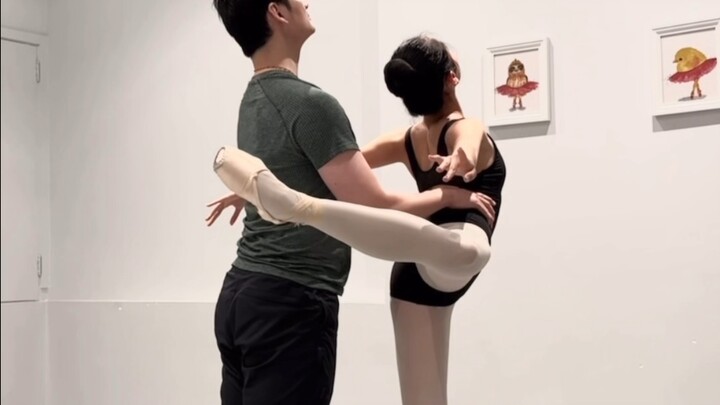 Accompany my daughter to practice duet dancing! This role is too difficult for a 12-year-old girl li