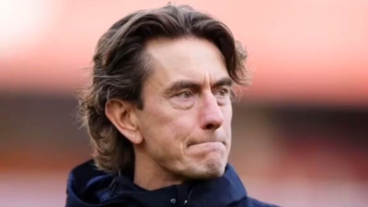 สาธุ🙏🙏🙏 ขอให้ได้โค้ชคนใหม่ ที่มีศักยภาพ มีบารมี นำสเปอร์สกลับสู่เส้นทางที่ควรจะเป็น