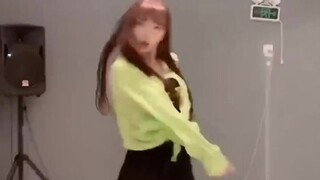 Kong Xueer dotes on her fans so much that if fans want to see GIDLE dance, they go and learn it!