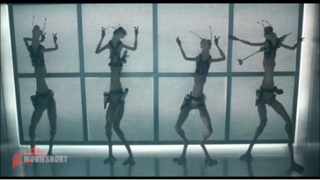 เอ็มไอบี หน่วยจารชนพิทักษ์จักรวาล (2002) คนที่ผมจำเป็นต้องกิน ฉาก (7/10)