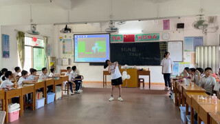 The experimenters performed the LINK CLICK Season 1 OP "Dive Back in Time" on Children's Day