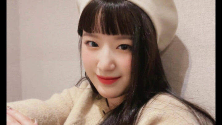 يي شوهوا: هذا هو الموضة، الموضة! ألا تفهمون؟ خلفية المذيعة مزيفة لدرجة لا تُحتمل، فكم يجب أن تكون حق