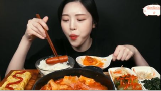 Canh xúc xích đầy thịt nguội phần 3 #mukbang
