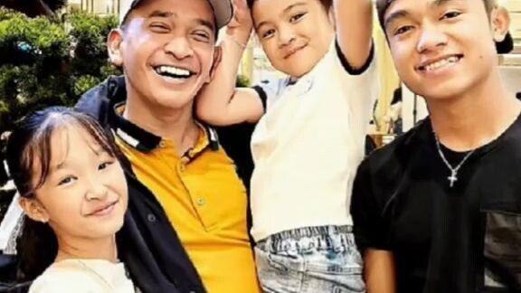 Di tengah dinamika hubungannya dengan Sarwendah yang masih menjadi sorotan publik