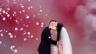 女生晒自己被求婚瞬间，女生：这对我来说也是不完美中的完美