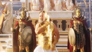 Thor: Cha tôi là vua của các vị thần, và Zeus chỉ là một chú hề chơi với tia chớp nhựa!