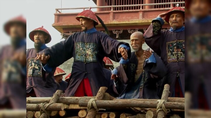 ทั่วหล้ามีกับข้าวเพียงพอ: เจ้าหน้าที่นับร้อยคนถอดเสื้อคลุมขุนนางต่อหน้าสาธารณชน แล้วใช้กรรไกรตัดทิ้ง