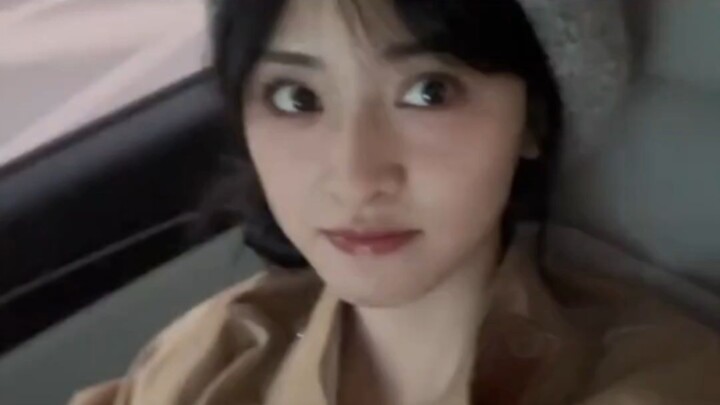 วิดีโอบล็อกของเสิ่นเย่ว์สร้างผลงานใหญ่