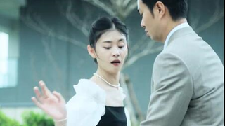 Are ads in Hainan all this cheesy? (1)