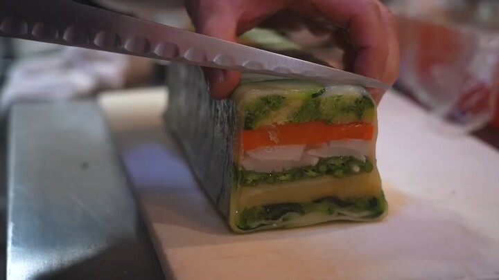 [A Vegetable Jelly as Stunning as a Work of Art: EPICE – a French Restaurant in a Historic Kyoto Tow