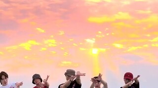 [Buqi Dance Company] Let's take a look at this sunset with every one of you in front of the screen!