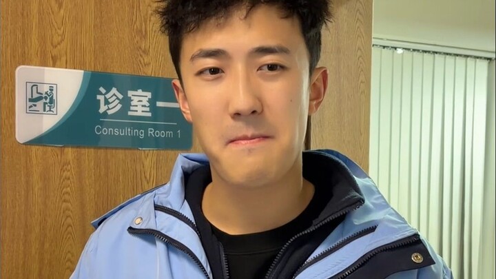 Sebuah bunga ternyata menjadi “tali pengaman” bagi kakak kandungnya—apakah ia berusaha menyelamatkan