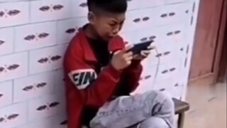 Siswa SD yang tersiksa oleh game