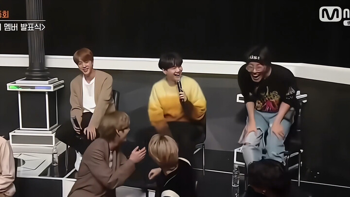 บีทีเอส: เราไม่ได้ตกลงกันแล้วเหรอว่าจะเป็นแค่ผู้ชม?