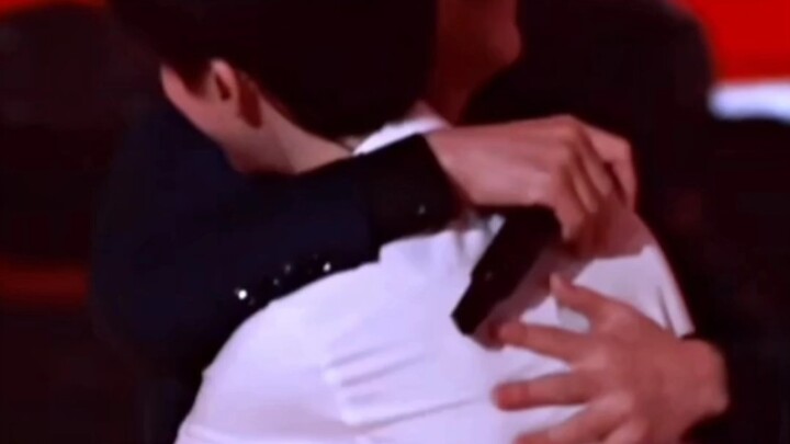 【เหอกั่วหลิน】คุณครูเหอ: “ไปทำงานแล้วนะ เหอกั๋ว” คุณครูเหอรักเหอกั่วหลินมากจริงๆ！！！！！！！