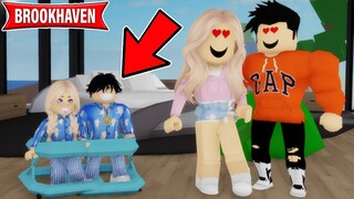 ON A ESPIONNÉ DES COUPLES EN BÉBÉ SUR BROOKHAVEN ! ROBLOX