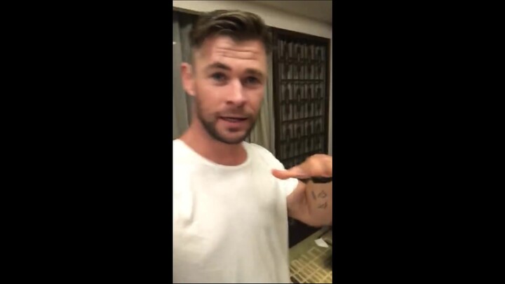 Chui Ge recorded a video for Chinese movie fans—his new hairstyle looks even cooler, and he even sai