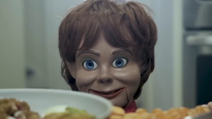 Mungkin ini adalah boneka kayu paling menyedihkan; bukannya berhasil membunuh, malah dihina.