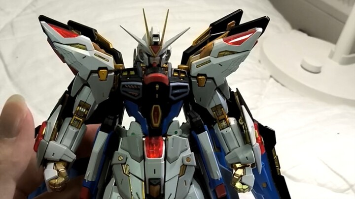 ซื้อ MGEX Strike Freedom เป็นเวลาหนึ่งปี