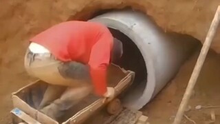 Hari pertama kerja bagi petugas keamanan...