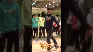 did predebut seungcheol inspired the mansae dance??!!🤔🤔