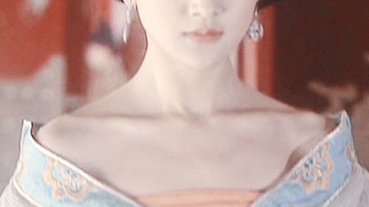 This is what it means to be a little princess who is loved by everyone!! At 26 years old, she can st