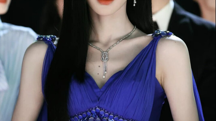 Hilarious! I totally get why netizens say you shouldn’t skimp on a makeup artist when walking the re