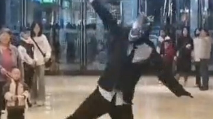 ชุดดำพร้อมลุย!
